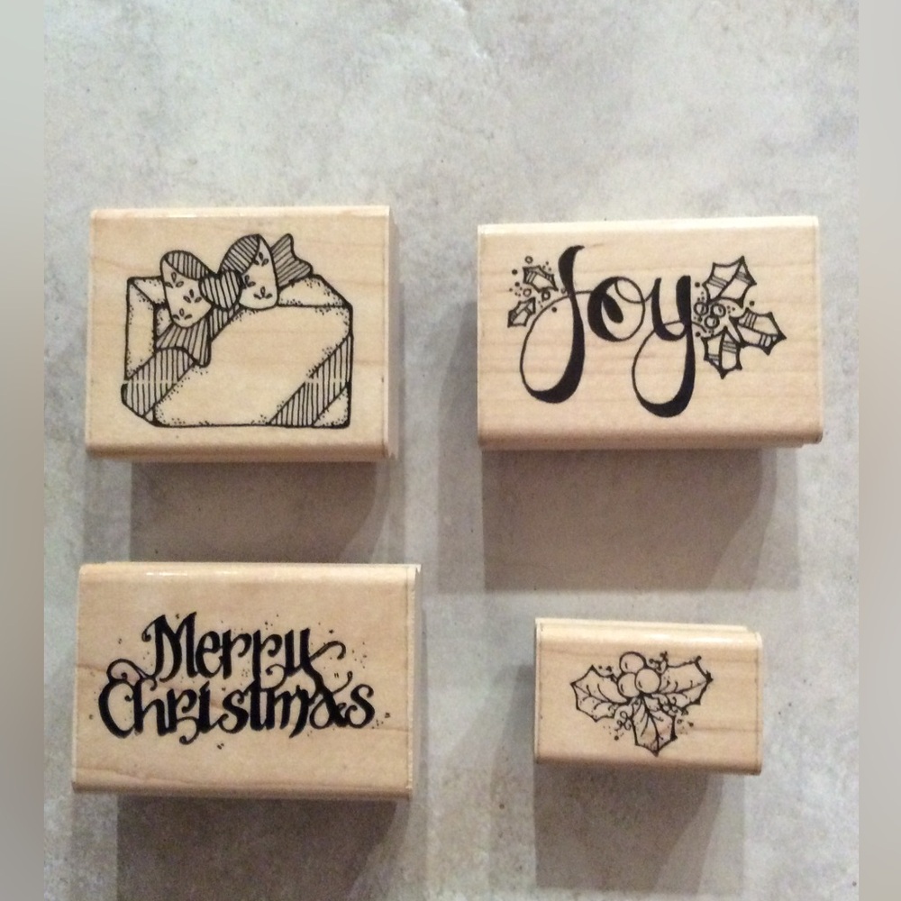 D.O.T.S rubber stamps. Christmas Sayings, Present, Holly, Poinsettia - Picture 2 of 5